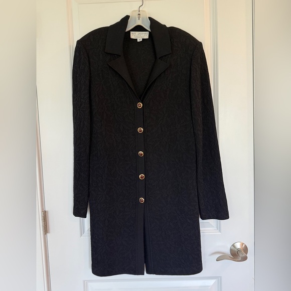 🩷HOST PICK!🩷 EXQUISITE St. John Black Knit Jacket